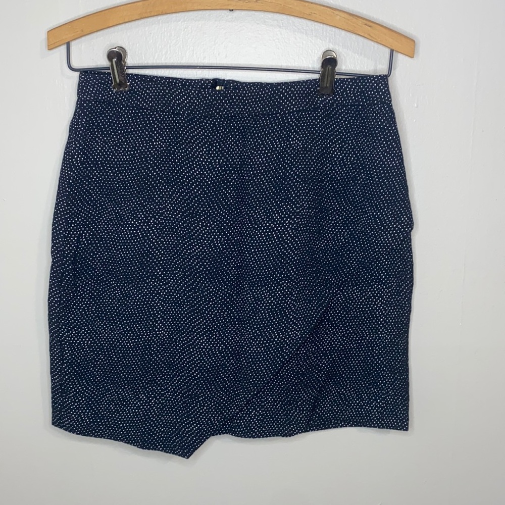 🎈Adorable H&M black skirt with white dots!